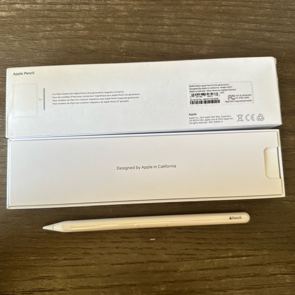 Apple Pencil - Sleek White Design - Picture 2 of 6